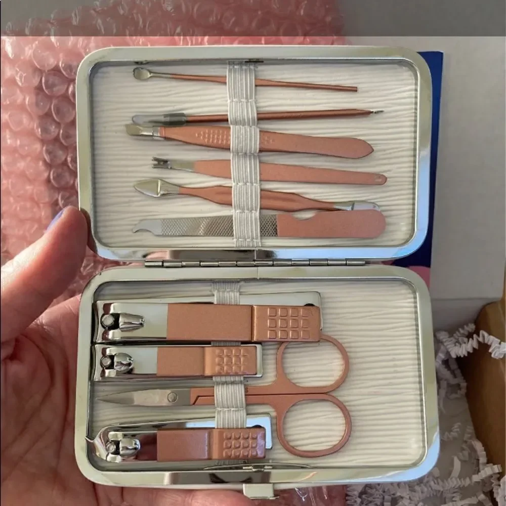 1 LEFT! Blossom Classic Maxi Nail Kit